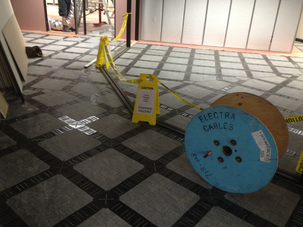 ECO access floor Case Study Photo, Data Systems Consulting Co., Ltd.